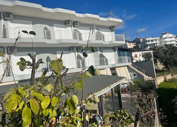 Dhermi Hotels