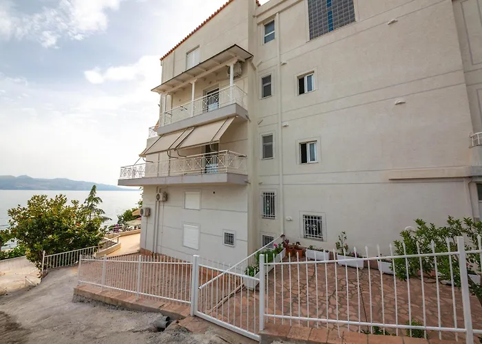 Sarande Vacation Rentals near Aquopolis Torrevieja
