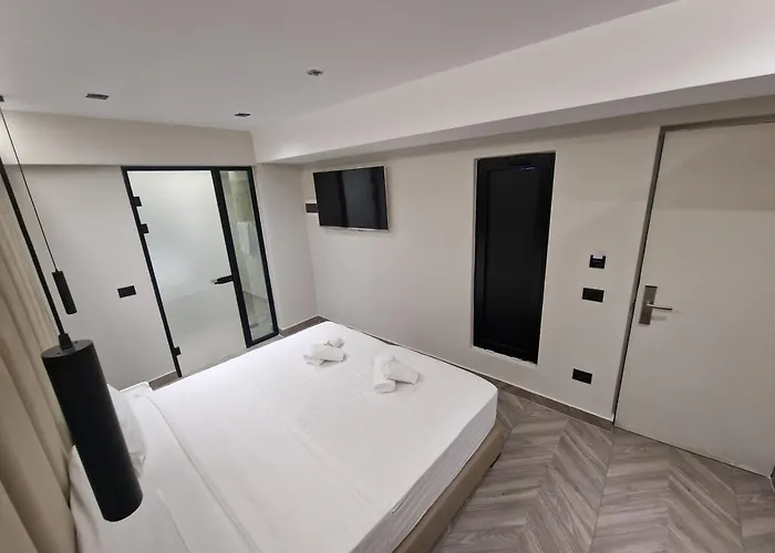 Tirana hotels near National Museum of History